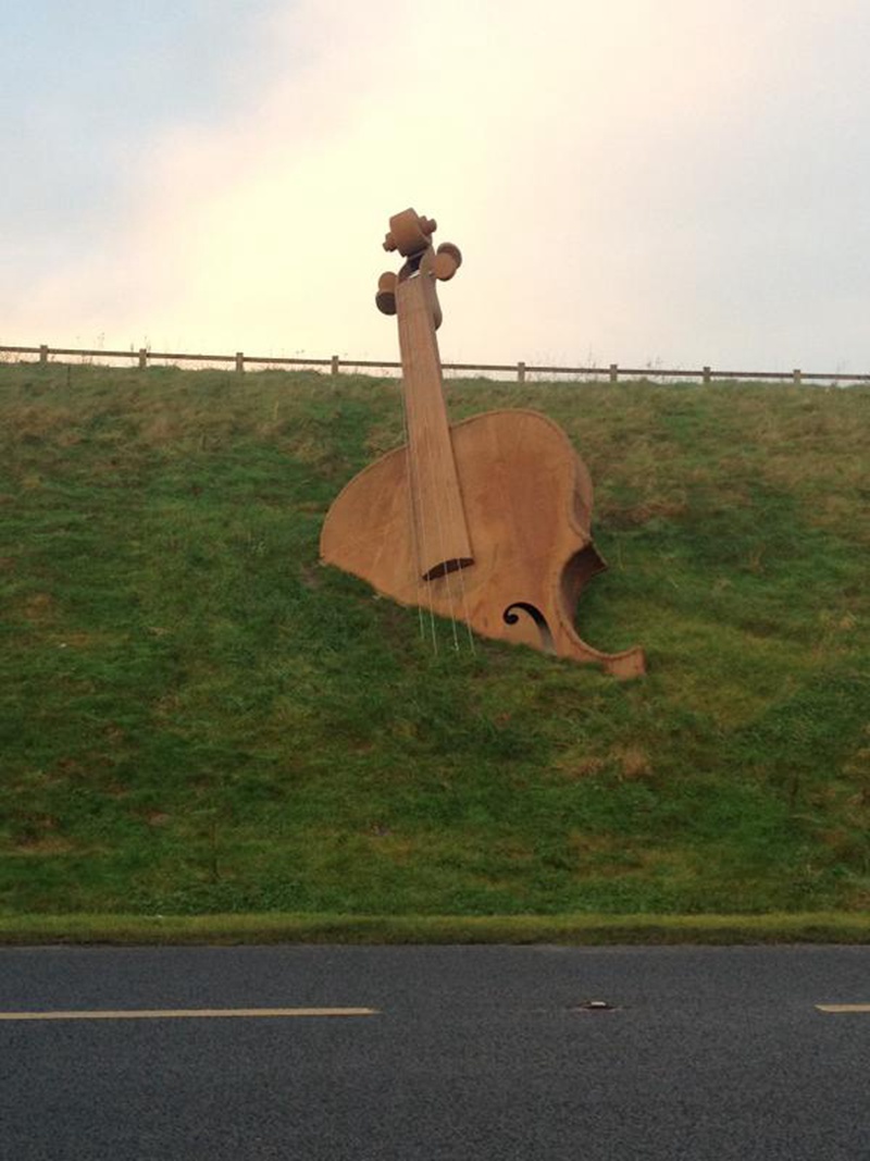 the_violin sculpture (3)