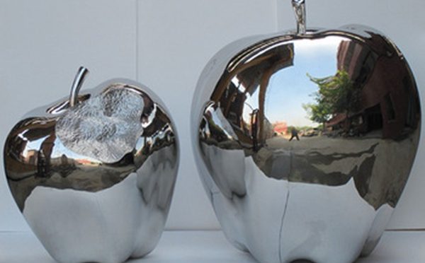 2020 Mirror Polished Modern Metal Sculpture In Stainless Steel For Sale
