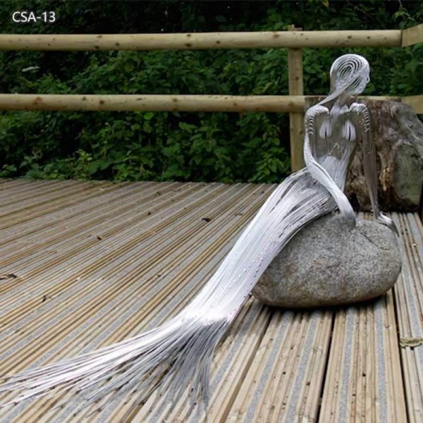 mermaid sculpture